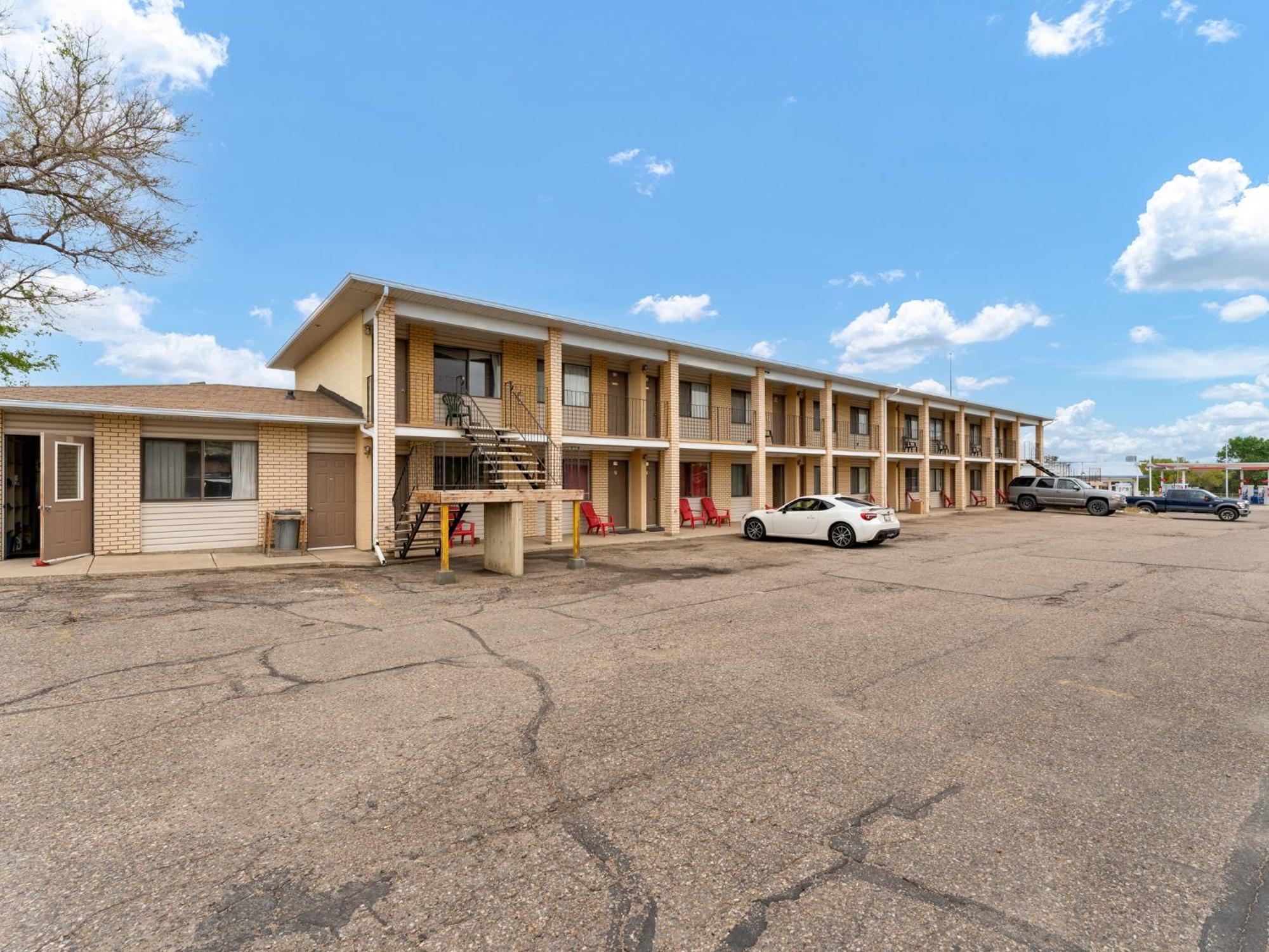 Ranchmen Motel Medicine Hat Exterior photo