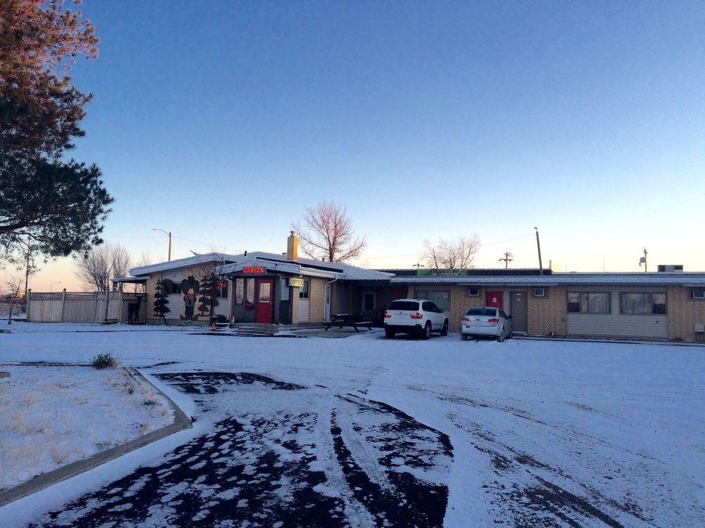 Ranchmen Motel Medicine Hat Exterior photo