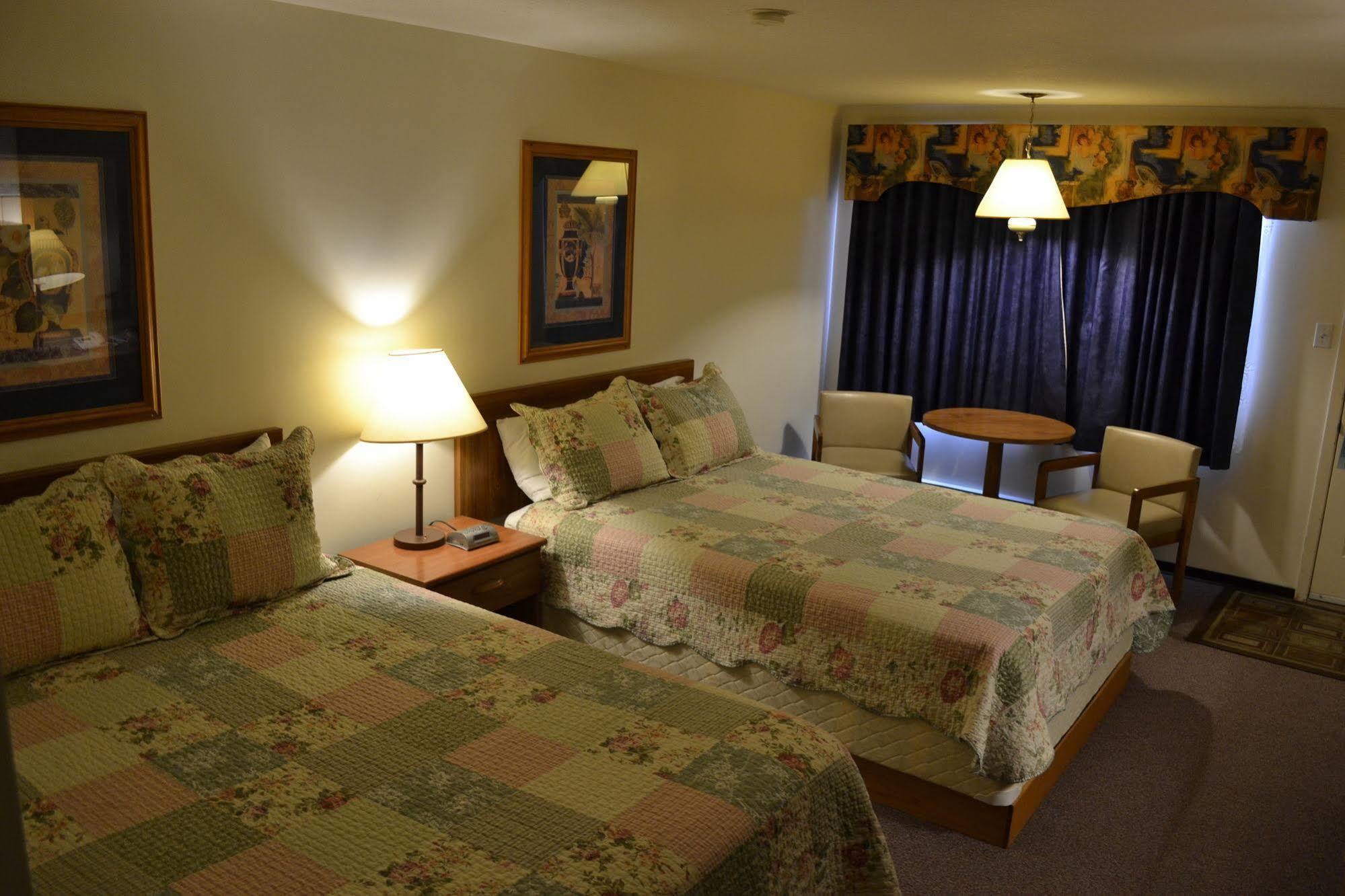 Ranchmen Motel Medicine Hat Exterior photo
